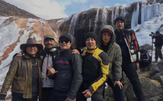 国内首档摩托车旅行挑战节目《我们的滚烫人生2》:公益之旅永远“在路上”