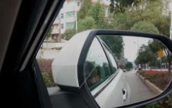 老司机来教你,如何用后视镜判断和后车距离?