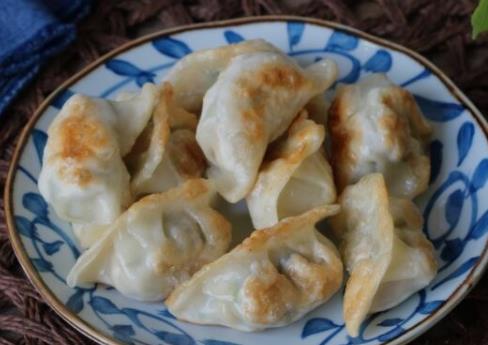 怎么做不粘锅的煎饺锅贴