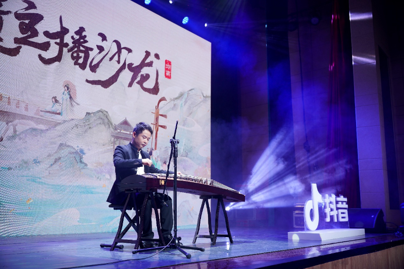 非遗直播传递美育文化 观众用打赏“礼赞”从业者