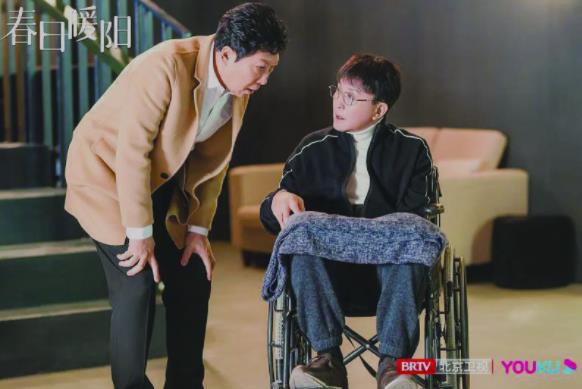 《春日暖阳》：找准了问题，但给错了答案