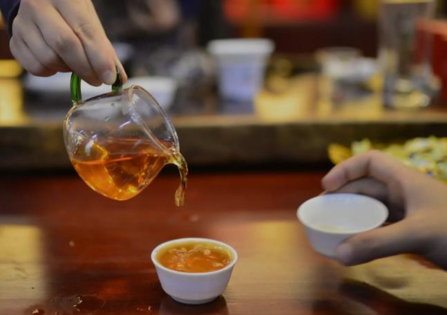 如何泡茶?茶有什么功效?茶的功效与作用及禁忌