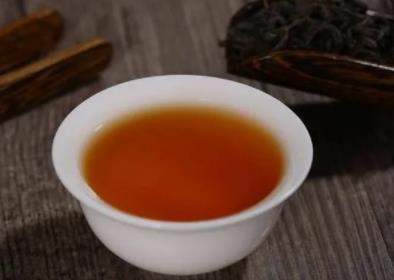 泡红茶注意事项有哪些 女人喝红茶的功效有哪些