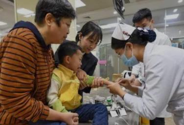 小孩甲流一直咳嗽是肺炎吗 小孩得甲流一直咳嗽怎么办