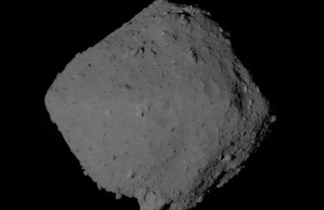 “龙宫”小行星样本中发现构成RNA的碱基和维生素B3