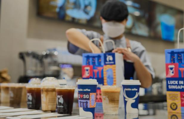 瑞幸咖啡新加坡开店人气火爆,全球化布局打响第一枪