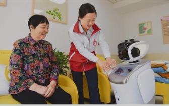 听音乐、学跳舞、叫外卖、订车票、玩游戏 “银发族”用网越来越溜了