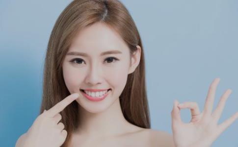 怎样护理唇部?懒人唇部保湿妙招 润唇法则