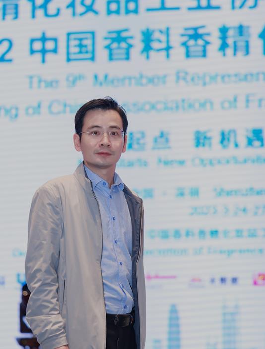 片仔癀化妆品研发负责人谢阿贵:加大科技研发投入 充分保证产品安全有效