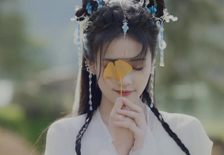 《长月烬明》叶夕雾跳城墙死了吗? 《长月烬明》叶冰裳在500年后是谁?
