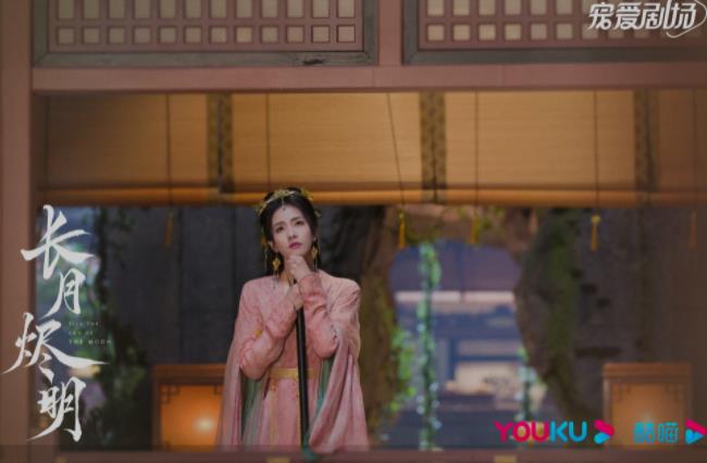 《长月烬明》让“花甲粉”人气大涨!爆款剧集助推美食新消费