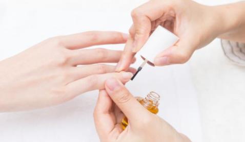 美甲刷子用完的清洗方法 美甲刷子用完怎么清洗