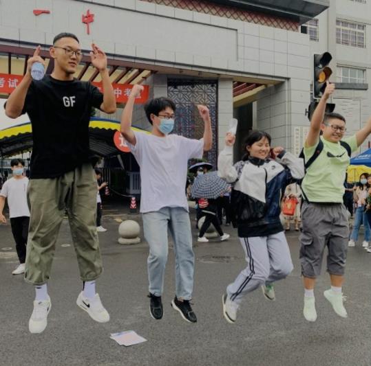 2023年高考考题会偏离课本吗 高考题一般考些什么 高考题是不是都来自课本