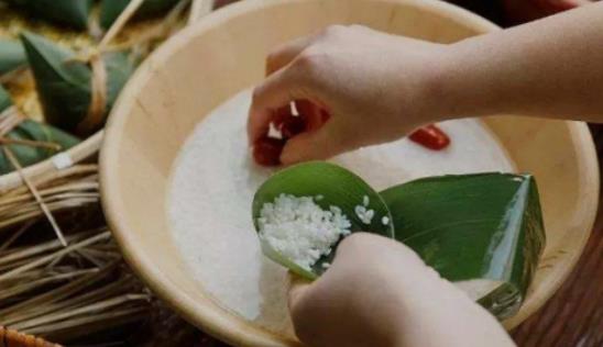 包粽子糯米可以泡多久