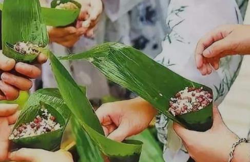 包粽子的糯米泡的时候放点小苏打可以吗