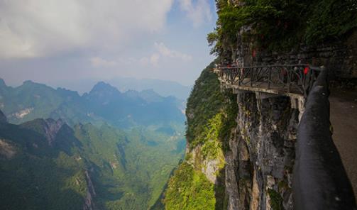 夏天去哪旅游好玩推荐 谈谈夏天去哪些地方旅游比较好