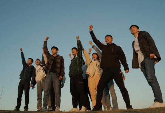 电视剧《不就是拔河么》：传递青春正能量