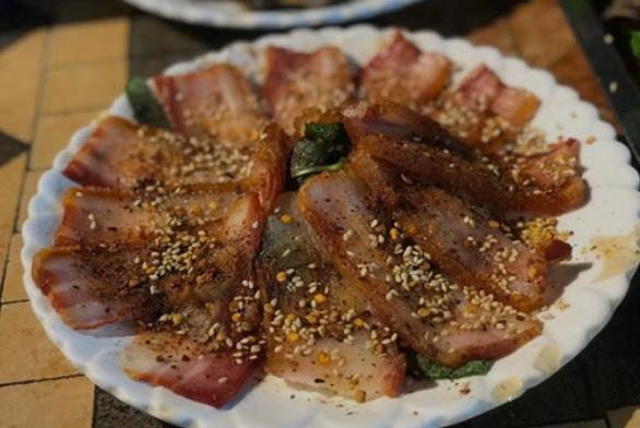 丽江古城特色小吃推荐-纳西烤肉