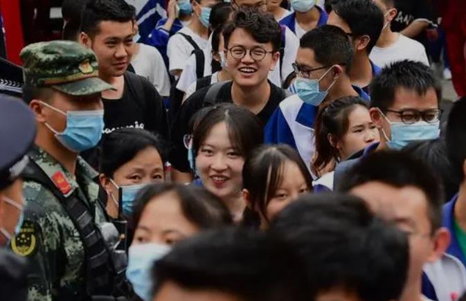 高考分数公布后怎么知道本科线是多少